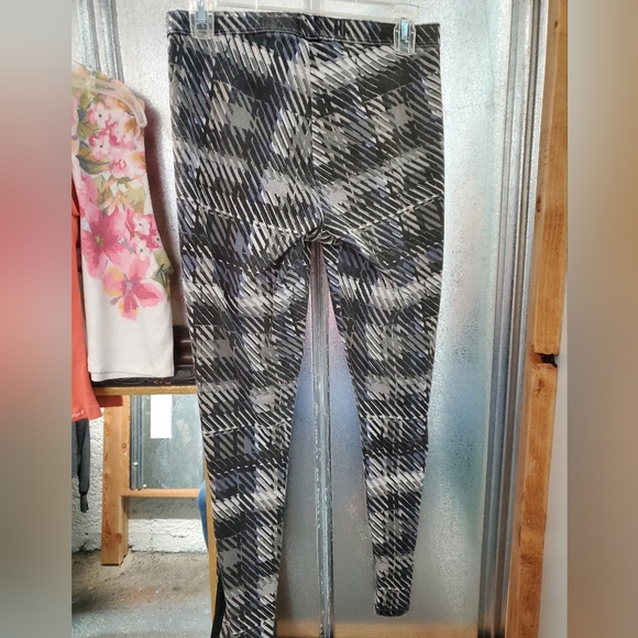 Hue Jeggings - Picture 5 of 5